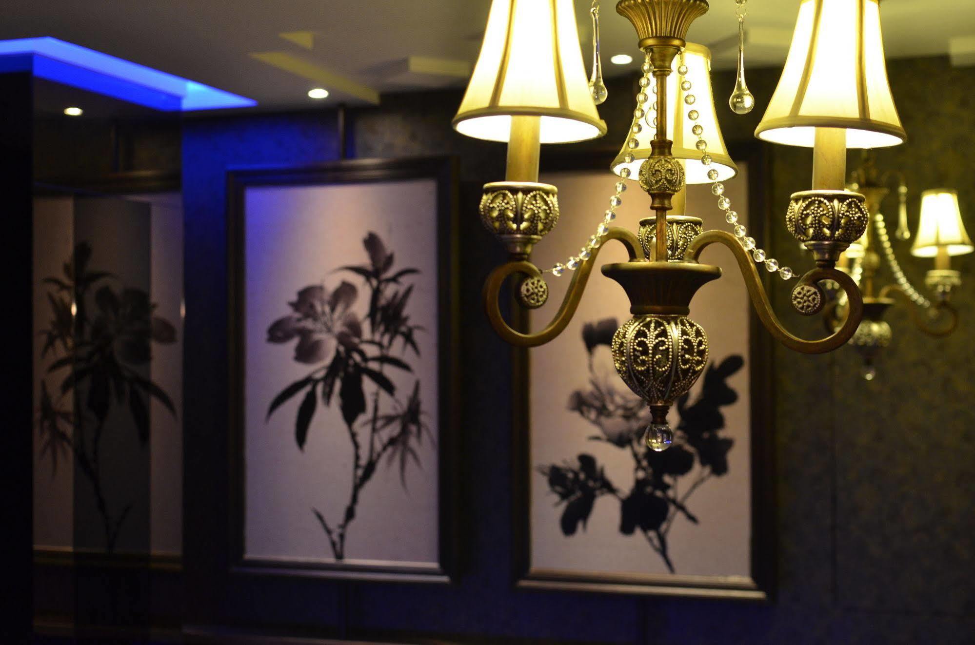 Forbidden City Motel Taichung Dış mekan fotoğraf